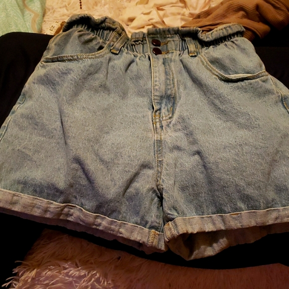 Womans/ Juniors jean shorts - Picture 1 of 4